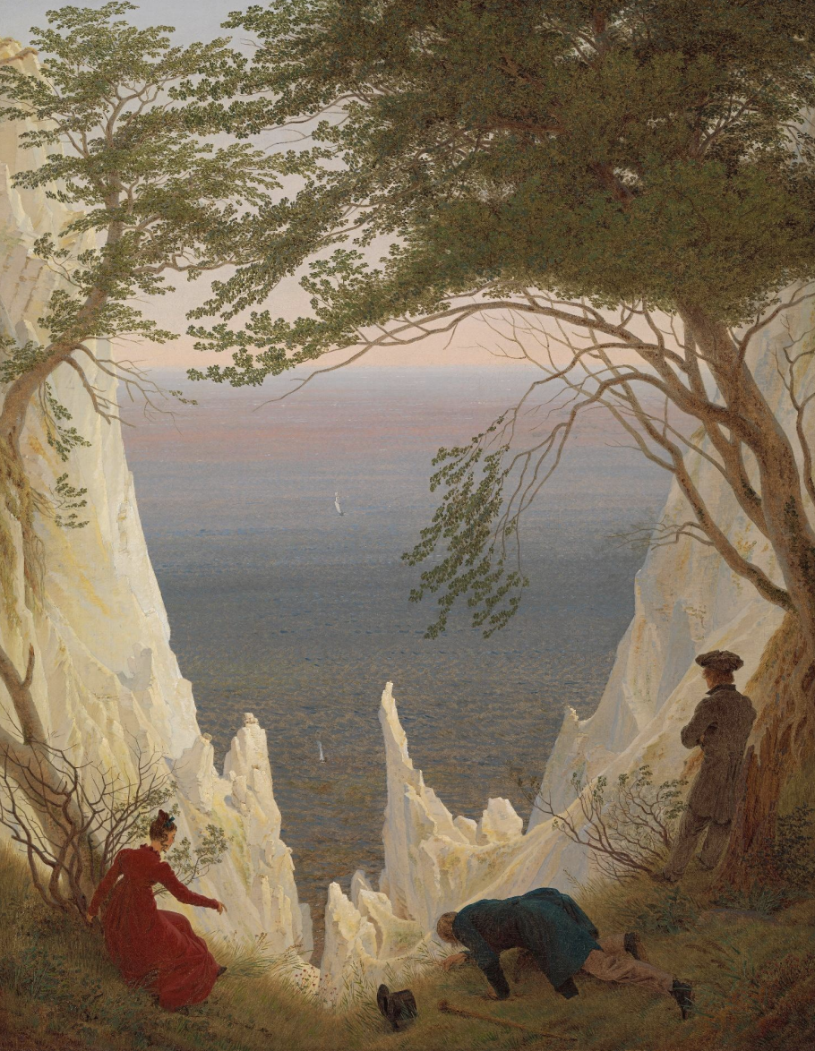 Gemälde einer Kreideküste mit drei Personen unter Bäumen und Blick auf das Meer.
